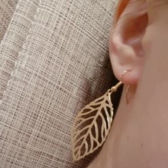 4 for $20 Leaf Earrings (Gold) - Picture 3 of 6